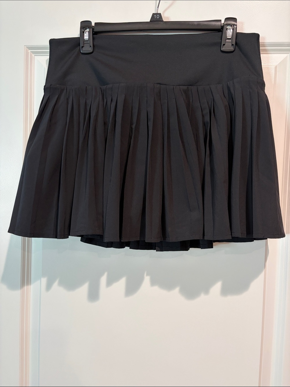 all in motion women’s Black Pleated athletic Mini skort, size L